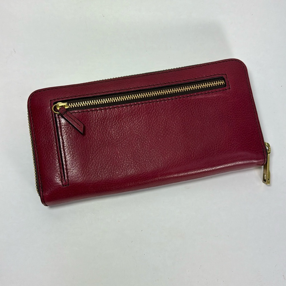 Fossil Leather Wallet - Picture 1 of 12
